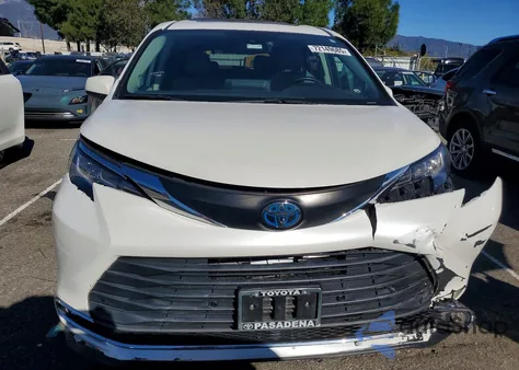 2021 Toyota Sienna Xle из США, поврежденный, VIN 5TDJRKEC6MS056813